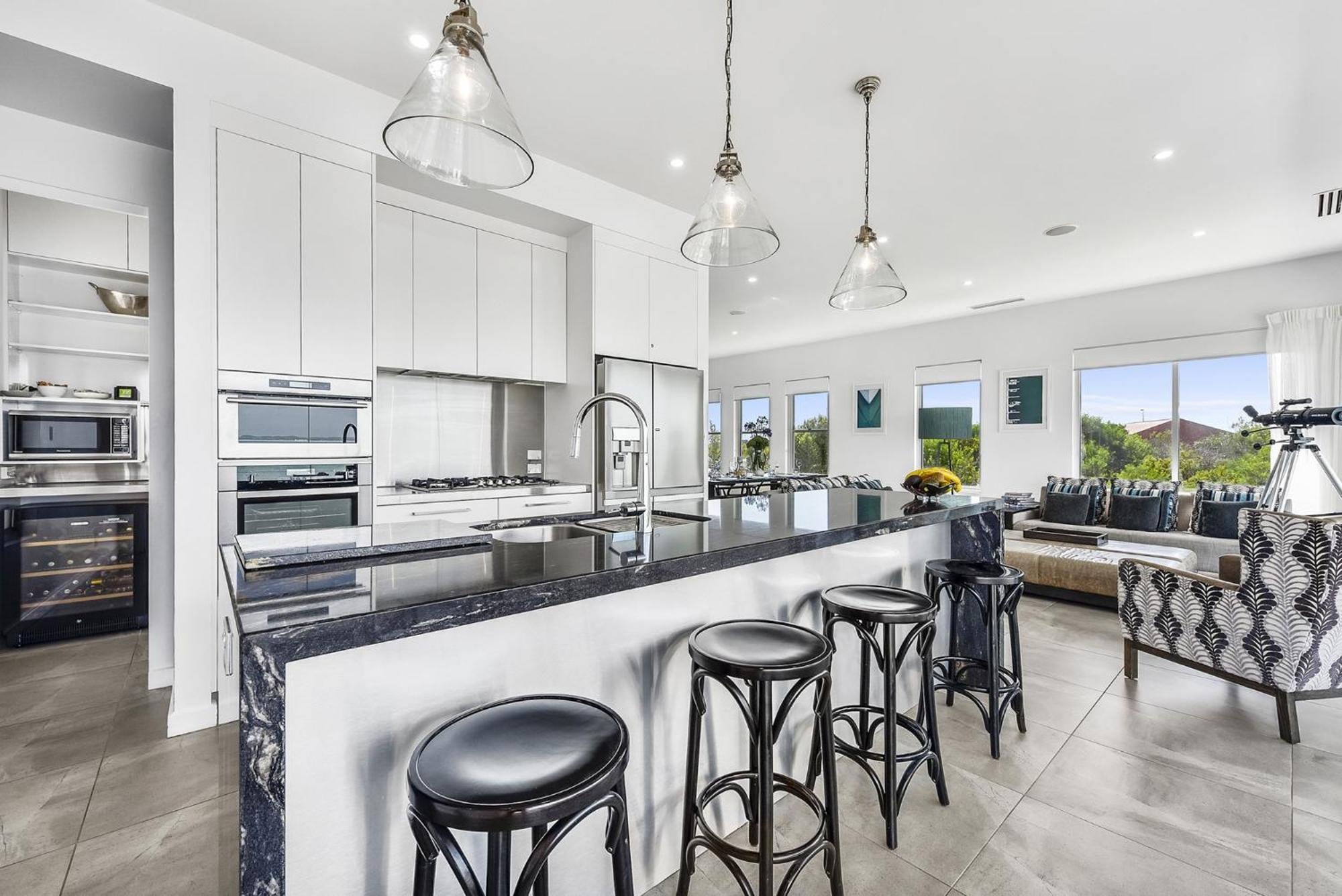 Aloha Waterfront Properties ローブ 部屋 写真