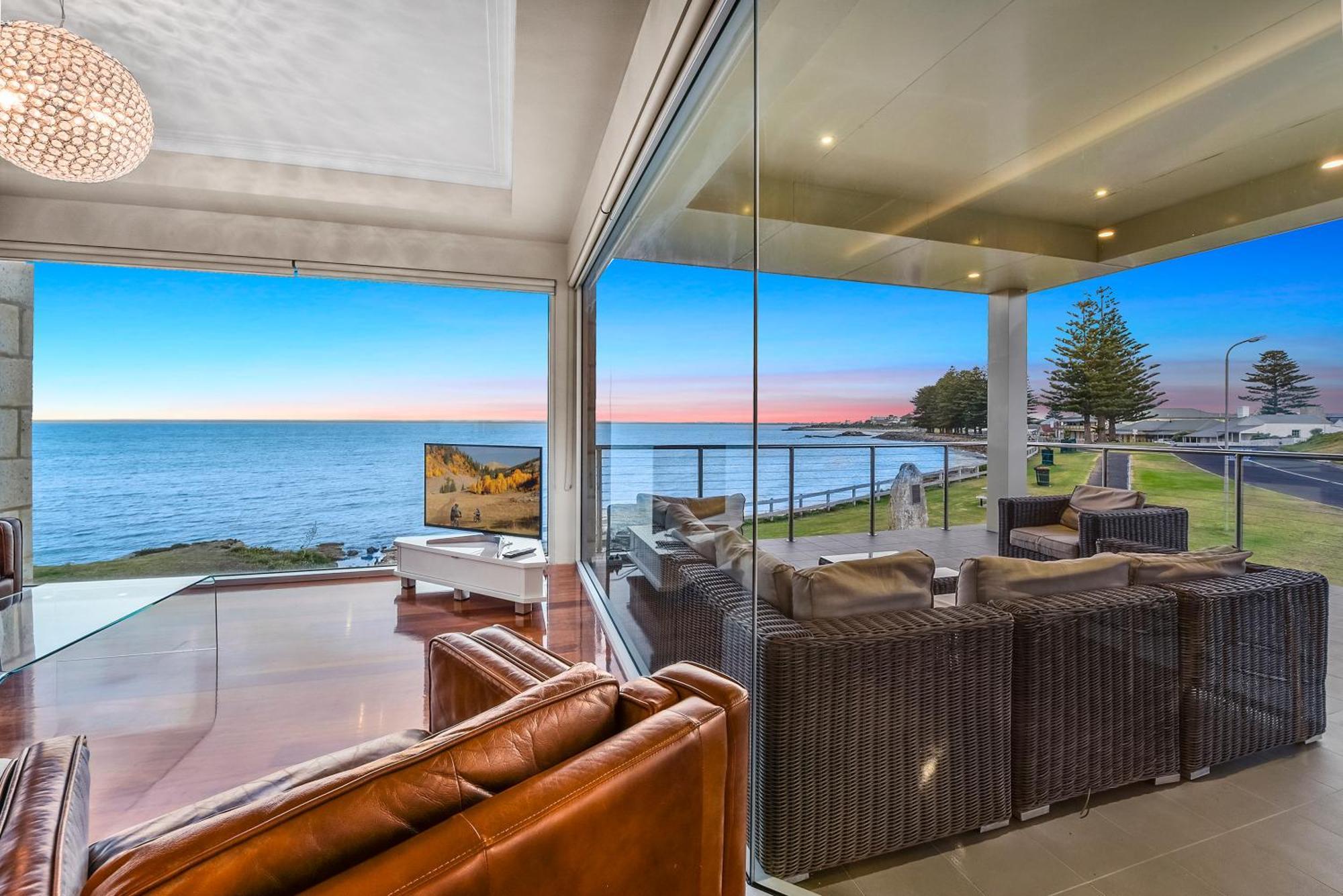 Aloha Waterfront Properties ローブ 部屋 写真
