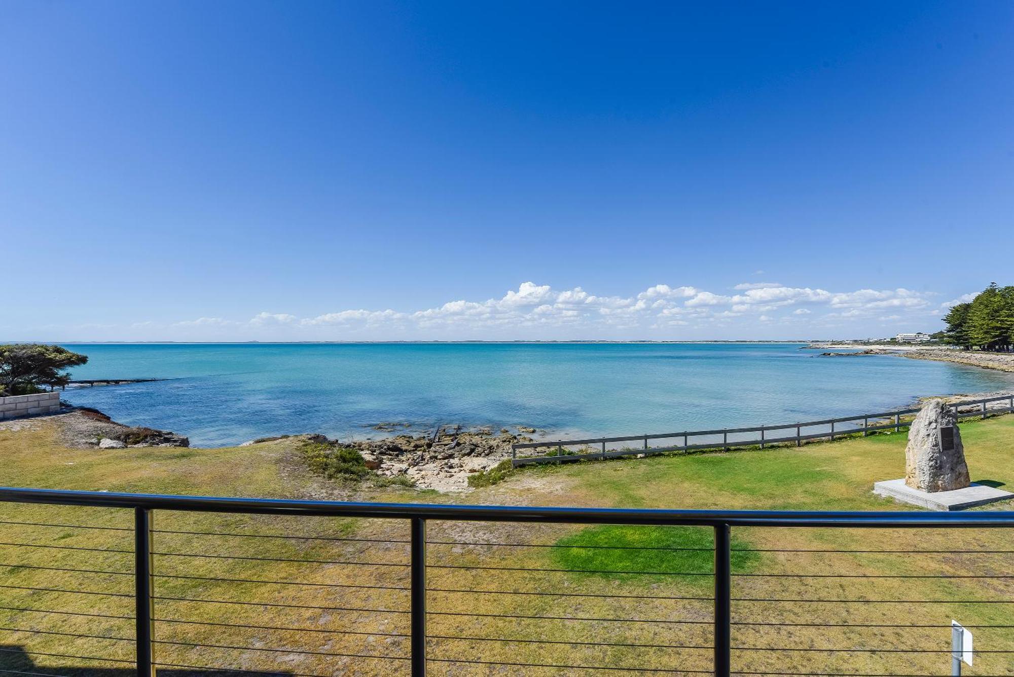 Aloha Waterfront Properties ローブ 部屋 写真