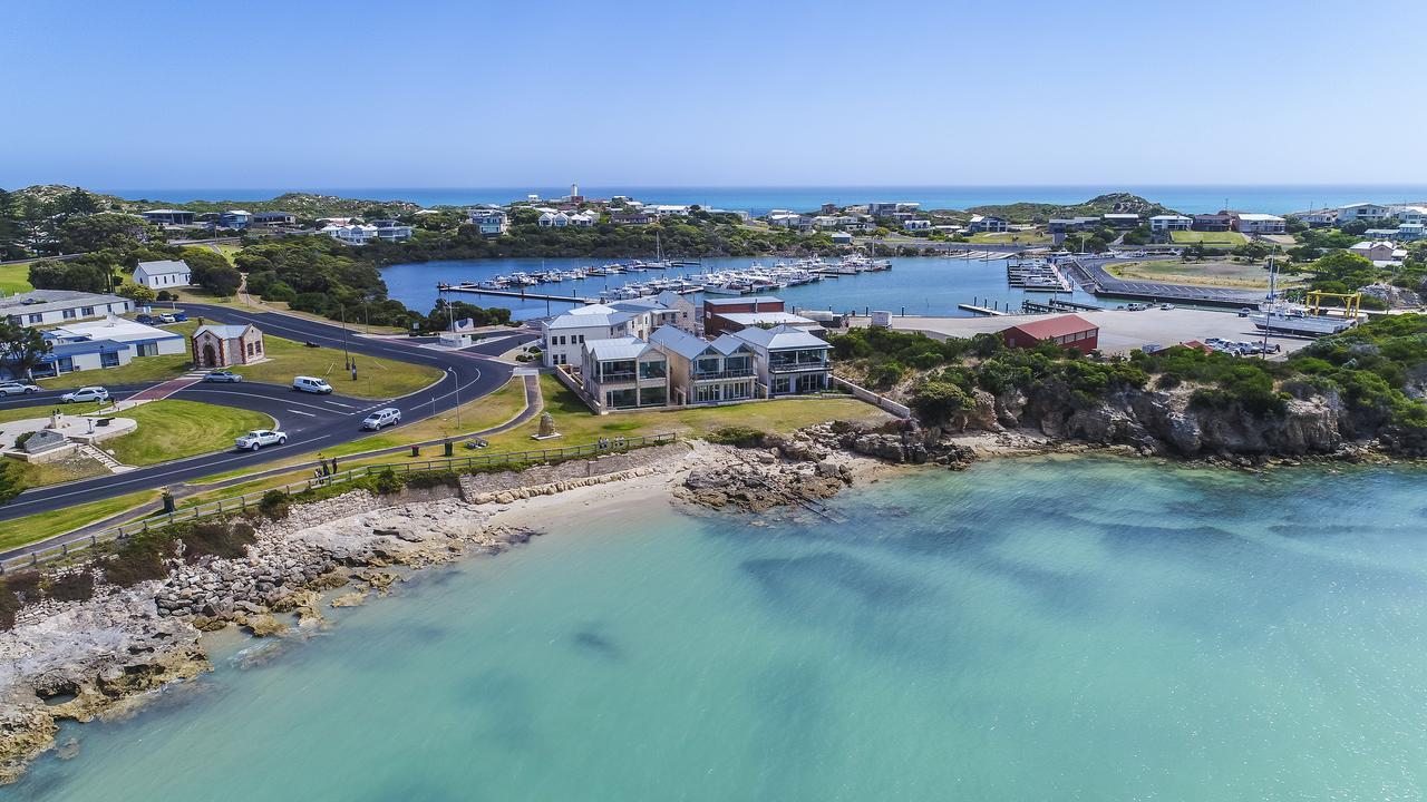 Aloha Waterfront Properties ローブ 部屋 写真